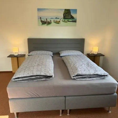 Schoene Mit Erker Apartament *